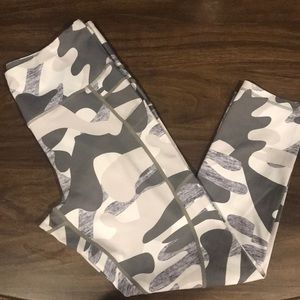 Zyia (7/8 length) Gray Camo Light & Tight Leggings